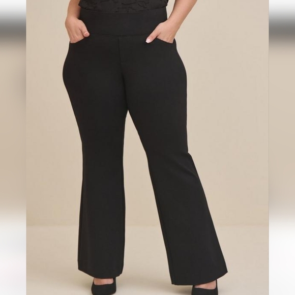 Torrid Pocket Pixie Flare Studio Luxe Ponte High-Rise Pant - Picture 1 of 5